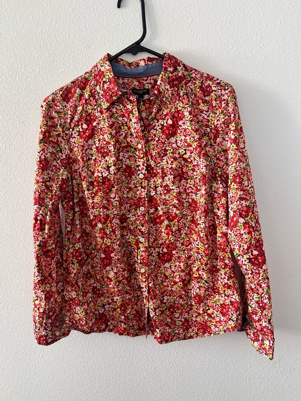 Talbots Red Multicolor Floral Button-Down Shirt. Cotton. Perfect Fall shirt!